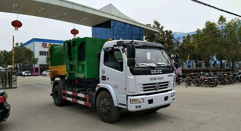 東風(fēng)6方勾臂垃圾車